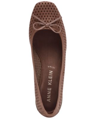 Women's Winslet Perforated Wedge Pumps
