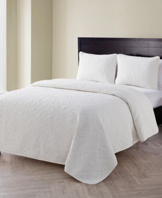 Caroline Embossed 2-Piece Twin Quilt Set