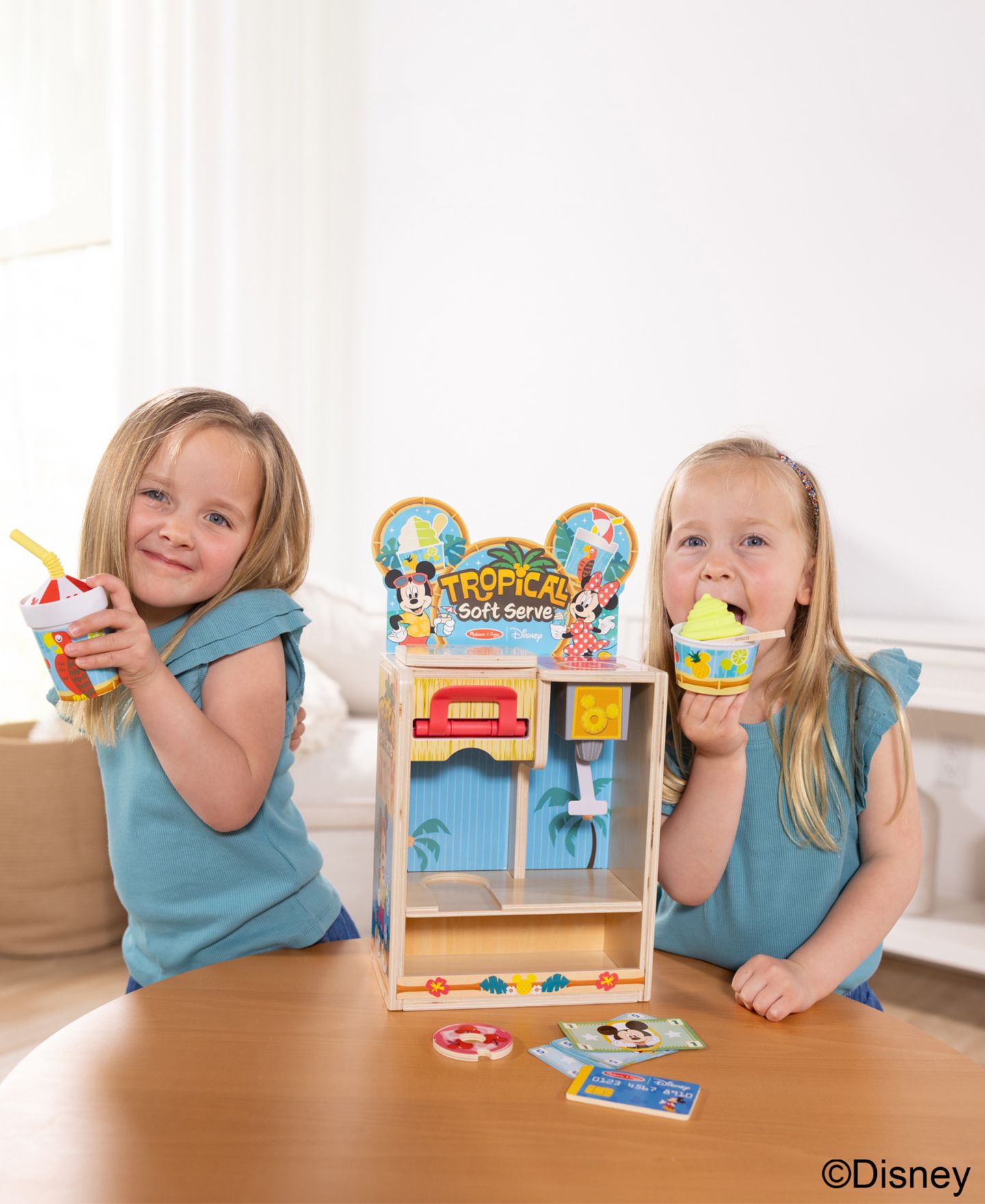 Детский игровой набор Melissa and Doug Mickey Mouse Tropical 23-Piece Soft Serve Playset, Ages 3+ — фото 9