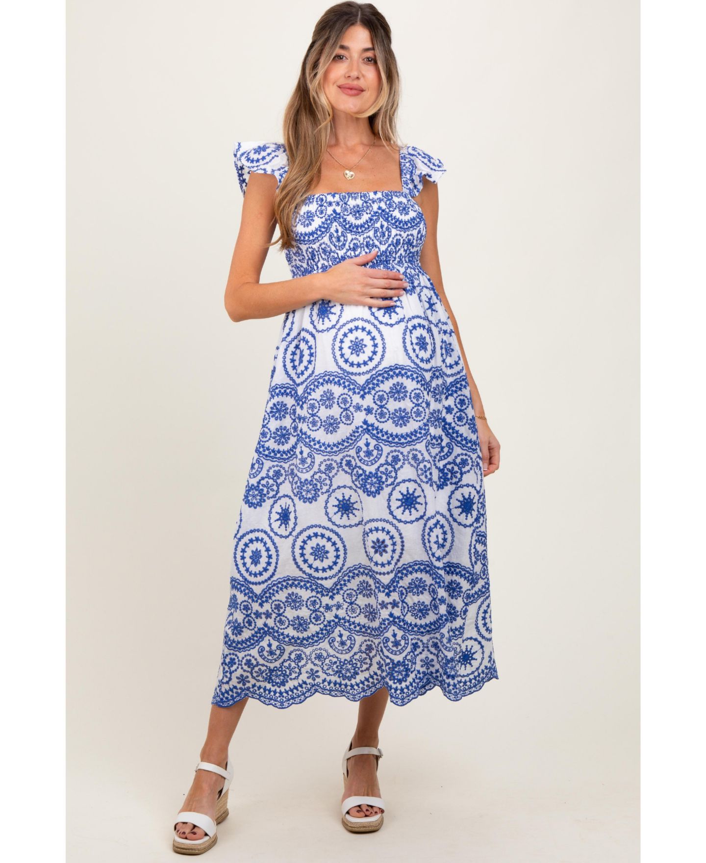 Женское платье Pinkblush Light Navy Embroidered Smocked Cutout Midi, цвет: Тёмно-синий — фото 1