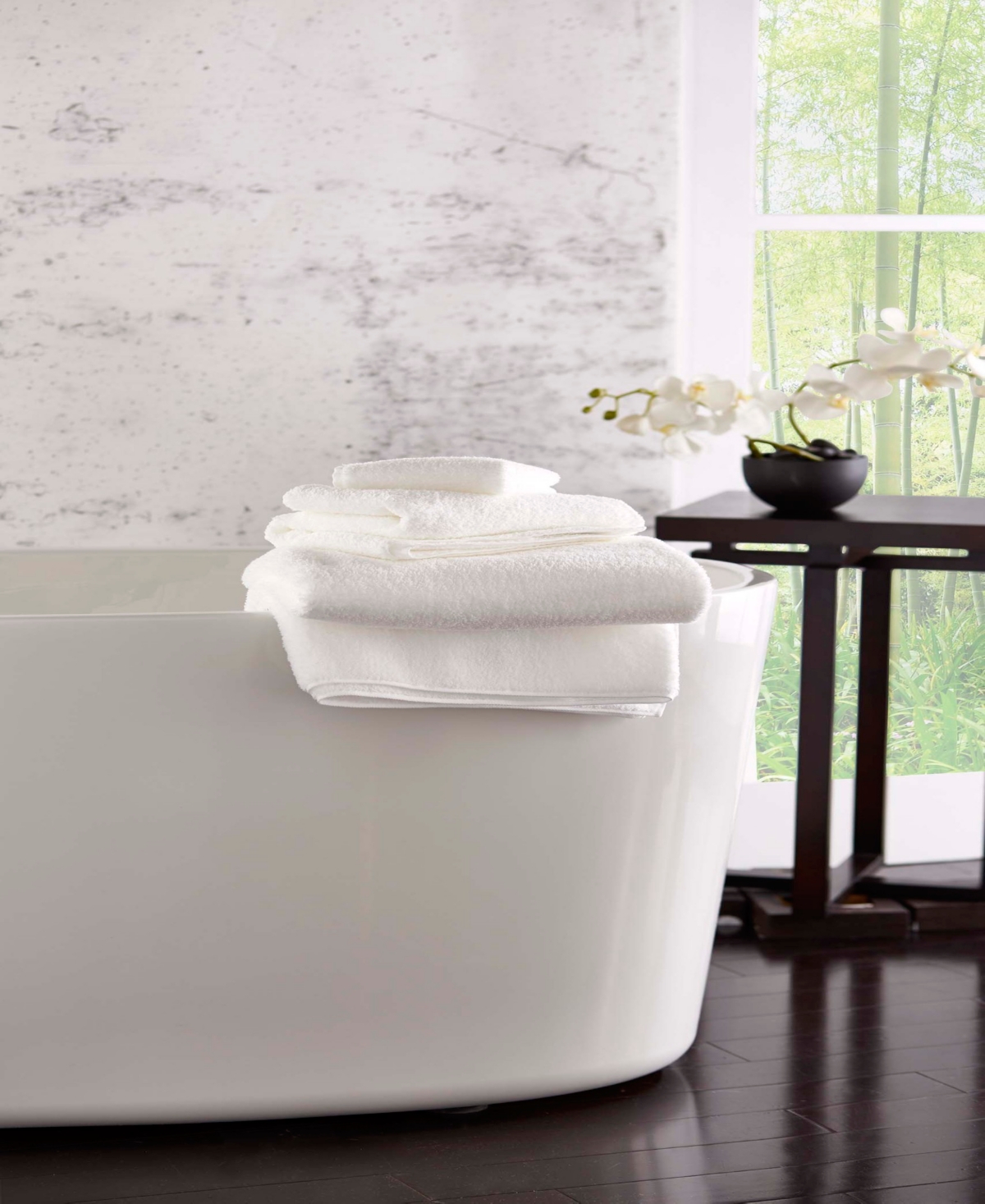 Uchino Zero Twist Hand Towel, 20" X 39" In White