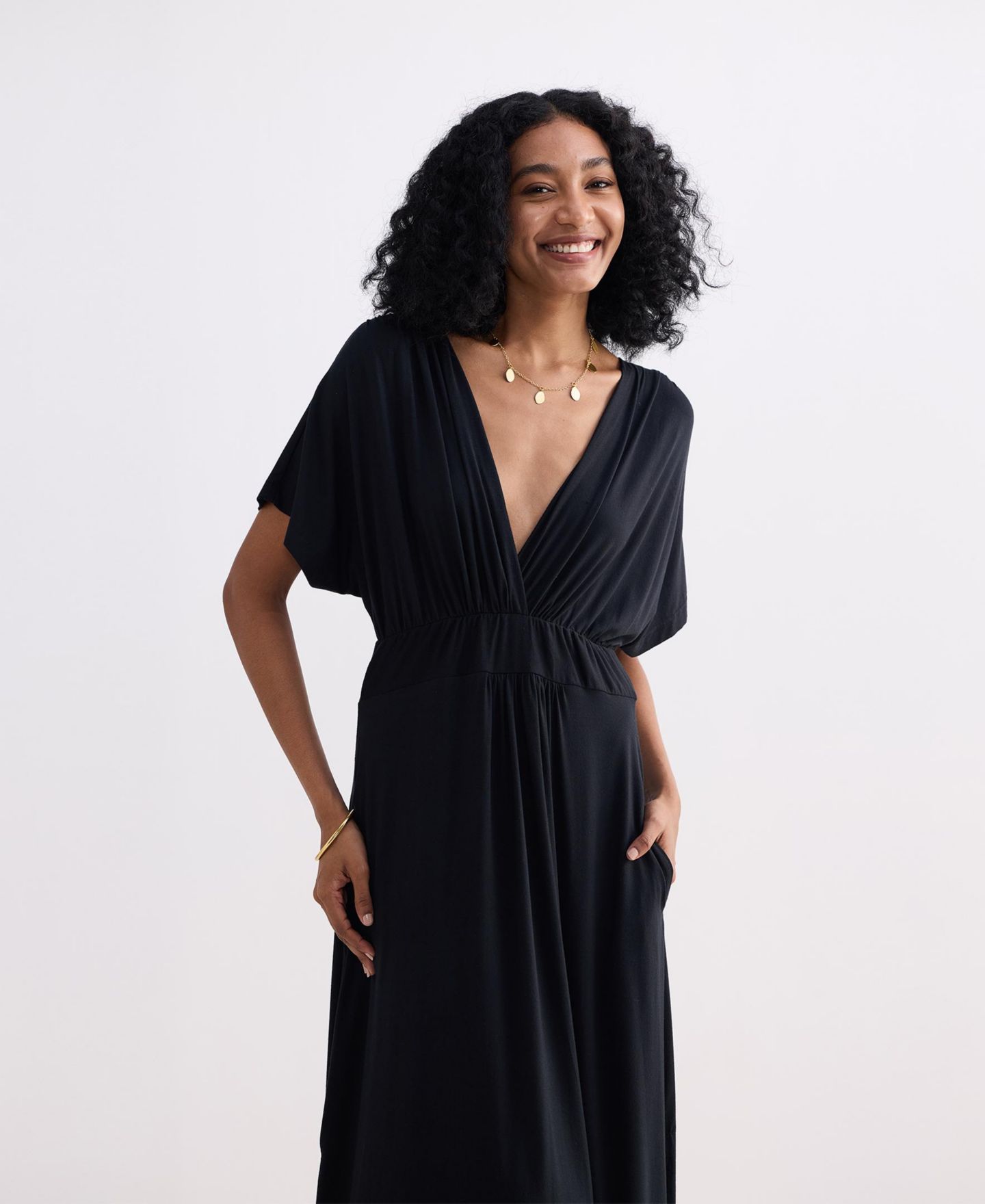 Женское платье Reistor Flowy A-Line Maxi with Side Slits in Black, цвет: Чёрный — фото 2