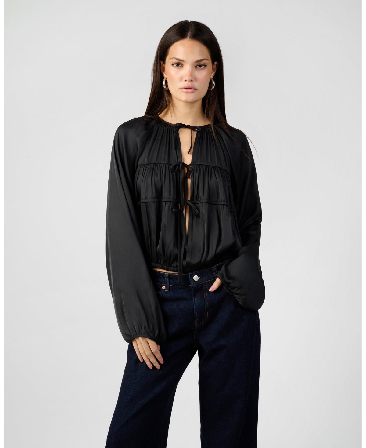 WeWoreWhat Women's Cocoon Sleeve Front Tie Top