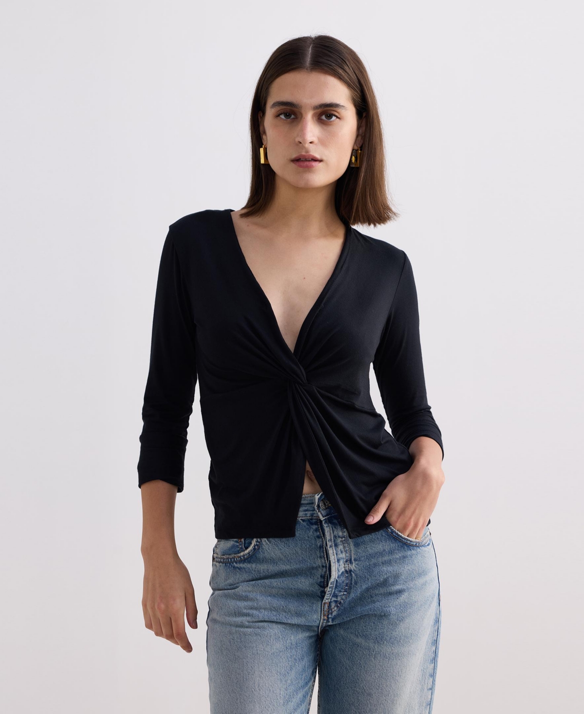 Reistor Women's Twist Front Knit Shirt Black