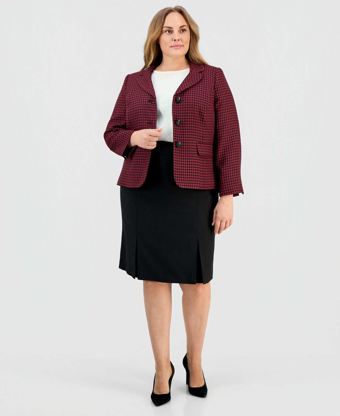 Женские юбки Le Suit Plus Size Pencil Houndstooth 2 Piece Skirt Suit, цвет: Бордо / Чёрный — фото 1