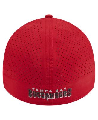 Men's Red Tampa Bay Buccaneers Perforated 39THIRTY Flex Hat