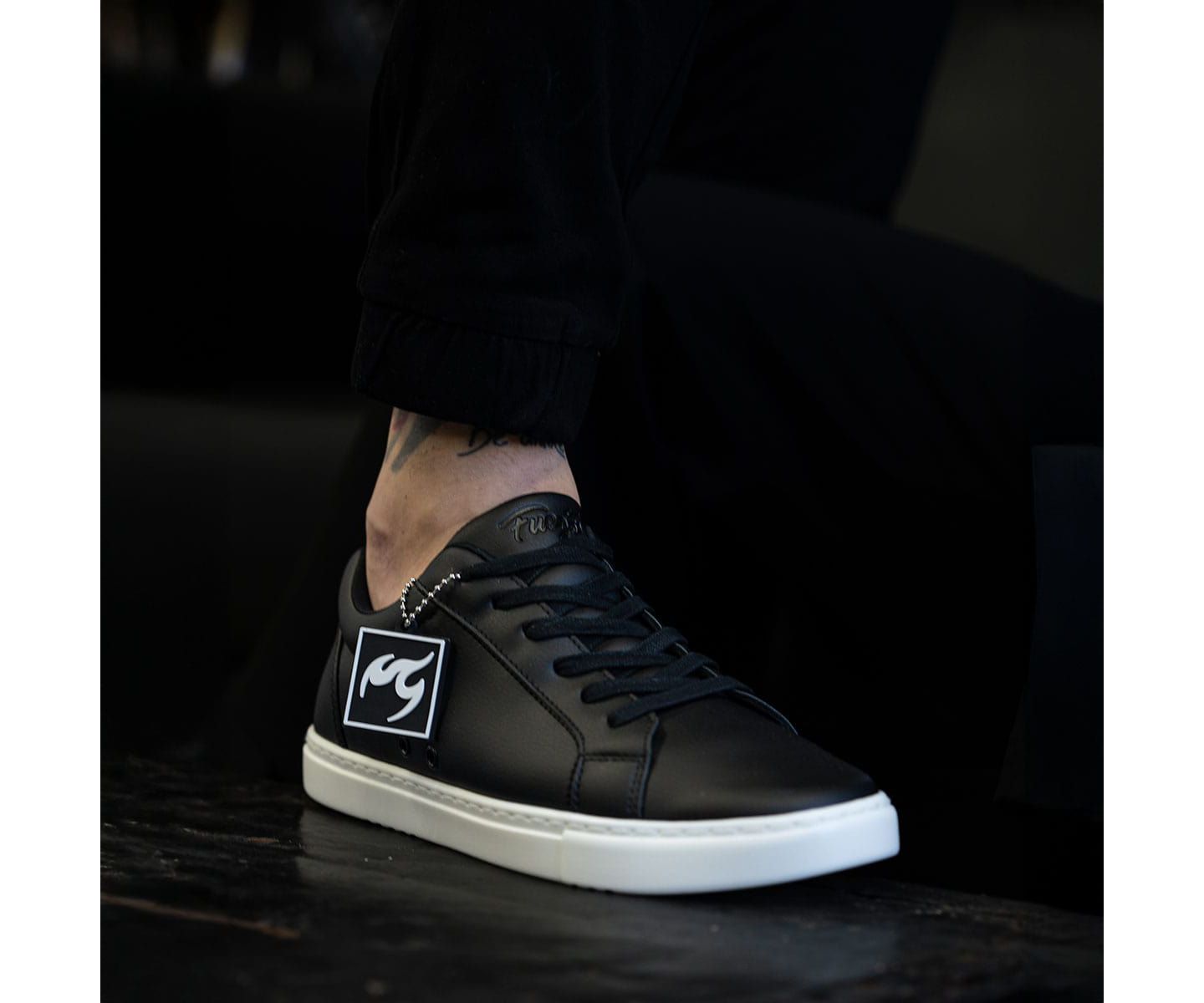 Женские кроссовки Fuego Black Low-top, цвет: Чёрный — фото 11