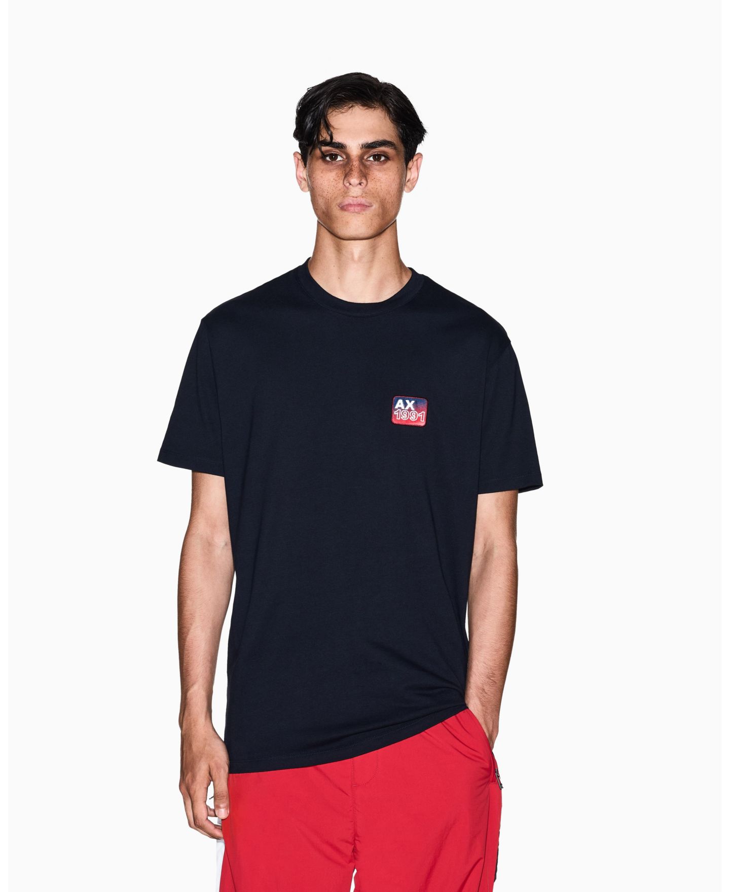 Мужская футболка A|X Armani Exchange Chest Badge Graphic, цвет: Глубокий тёмно-синий — фото 1