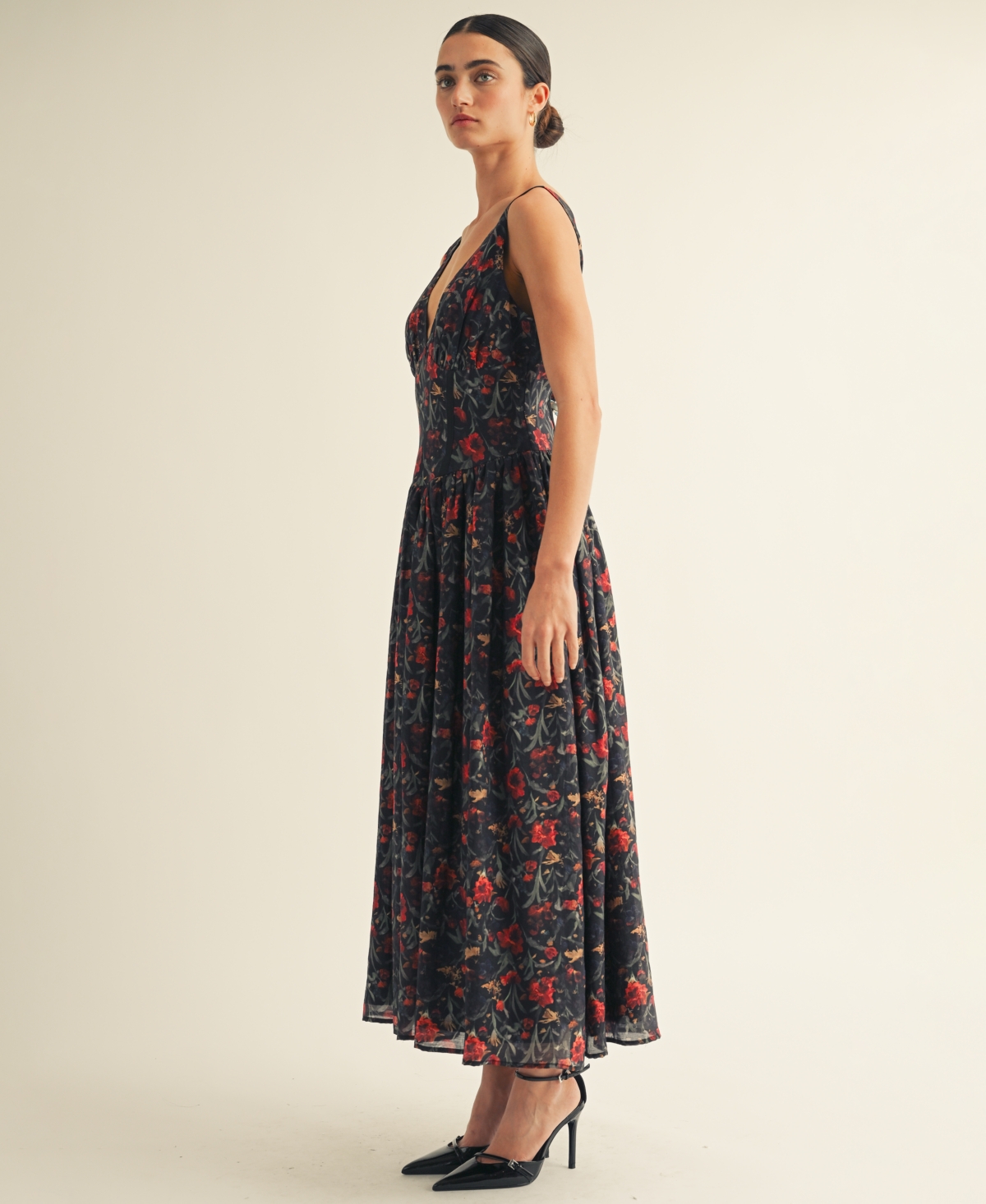 Arose Studio, Inc Women's V-Neck Detailed Floral Printed Maxi Dress
