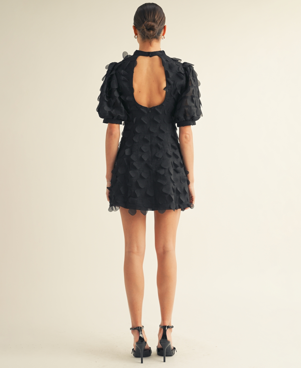 Arose Studio, Inc Women's Crew Neck Puff Sleeve Mini Dress In Black