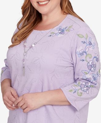 Plus Size Hilton Head Embroidered Sleeve Textured Top with Necklace