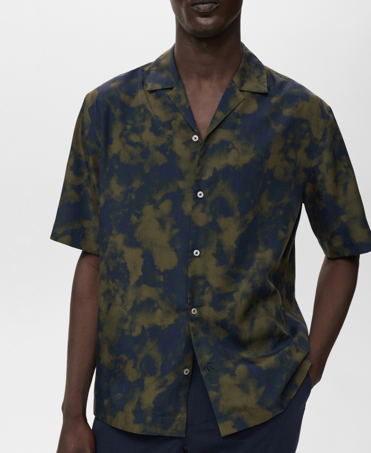 Mango Men's Printed Fluid Regular-Fit Shirt