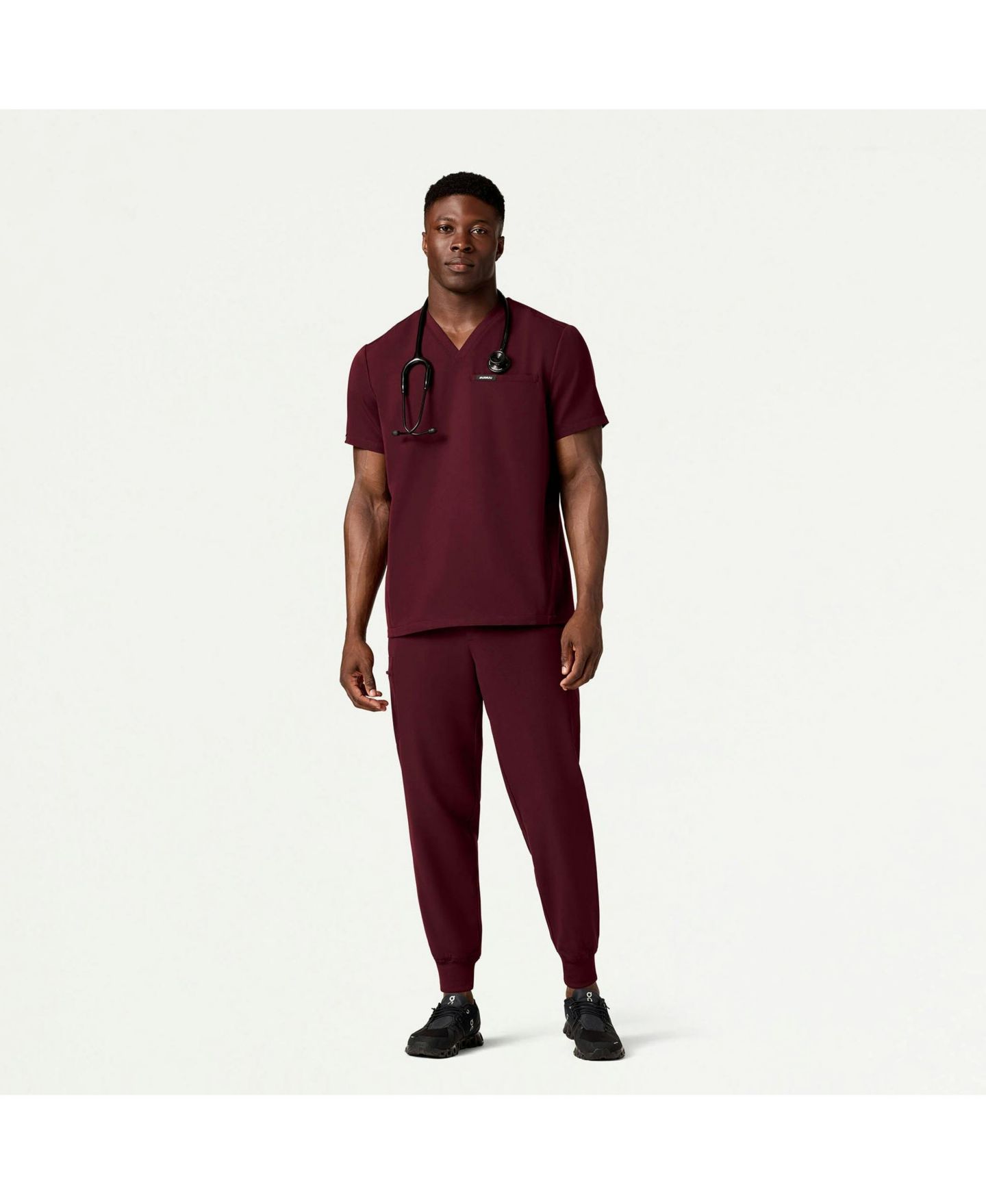 Мужской топ Jaanuu Big & Tall Plus-Size Platt 3-Pocket Classic V-Neck Scrub, цвет: Бордовый — фото 3