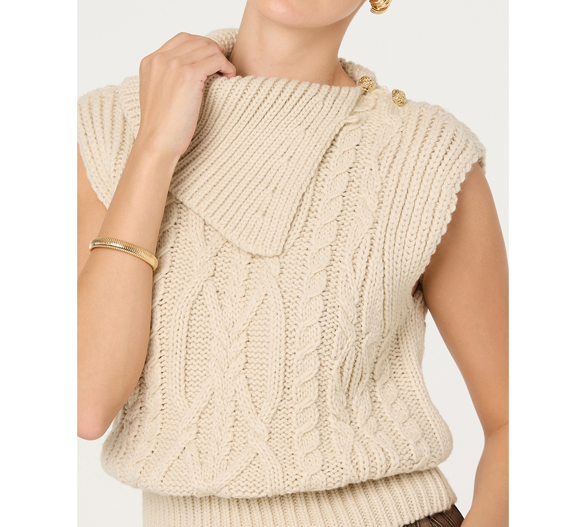 Astr the Label Women's Kirstin Crewneck Sleeveless Sweater