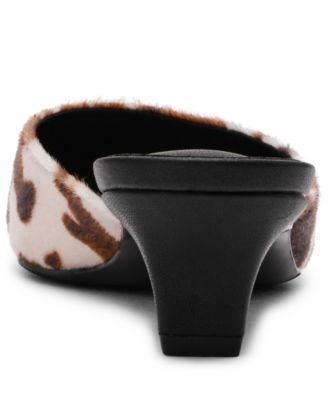 Women's Pointe Low-Heel Pumps