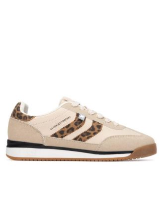 Women's Casual Sneakers