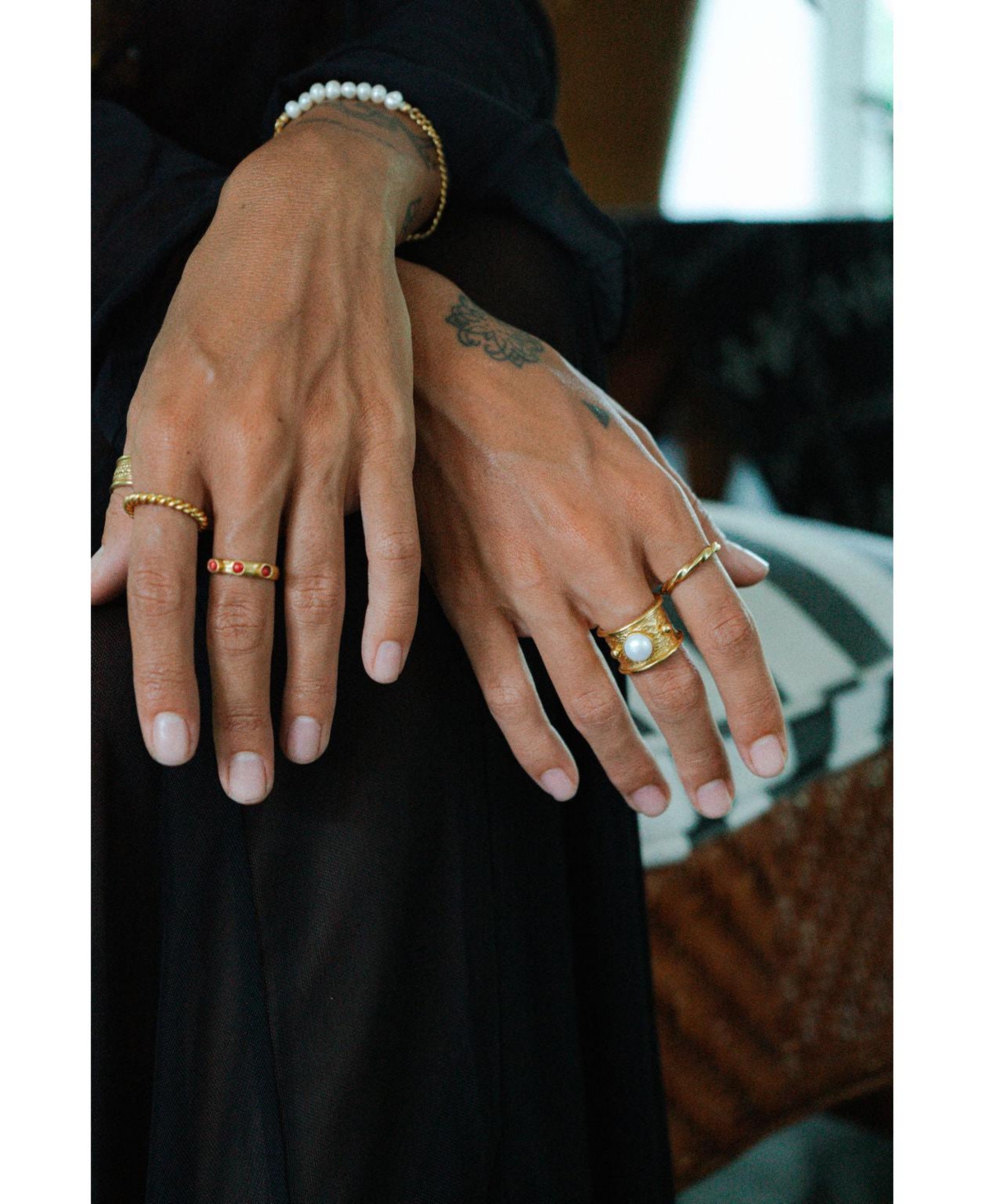 Ottoman Hands Della Pearl Band Ring