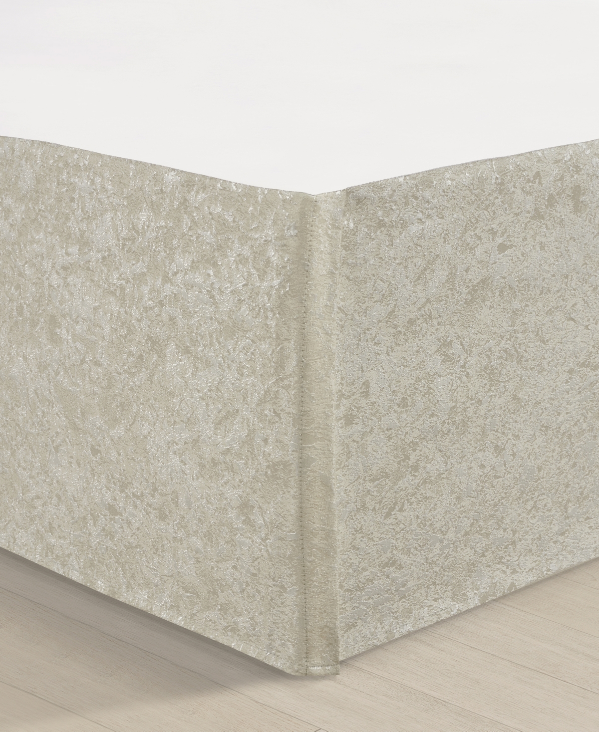 J Queen New York Celine Floral 4-Pc. Comforter Set