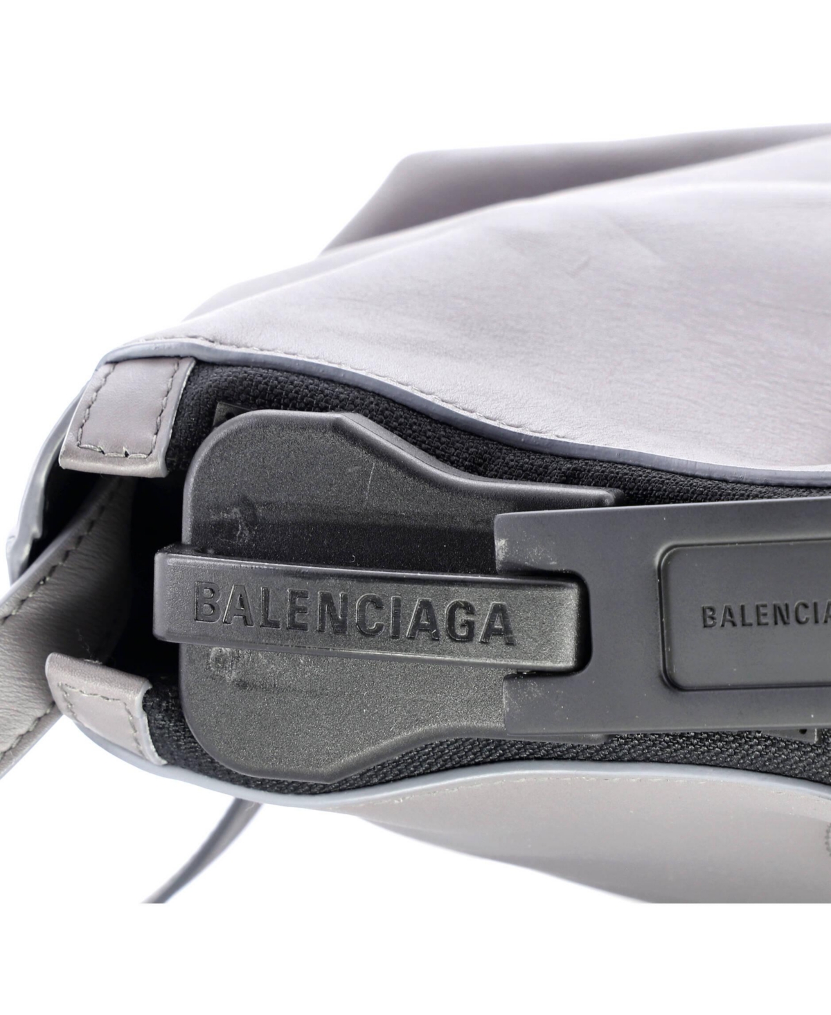 Pre-Owned Balenciaga Small Megazip Tote Leather