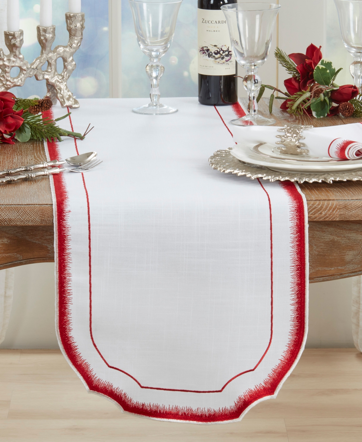 Saro Lifestyle Elegant Embroidery Detail Table Runner, 16" x 70"