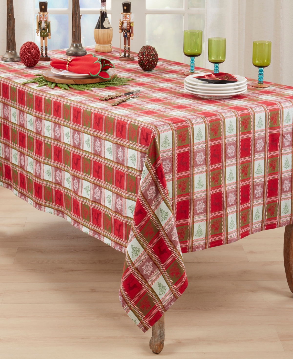 Saro Lifestyle Plaid Jacquard Christmas Tablecloth