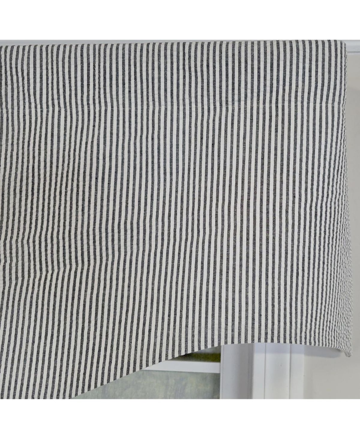 Rlf Home 100% Cotton Seersucker Regal With Poly/Cotton Ivory lining Rod Pocket Valance 50" x 16" Black