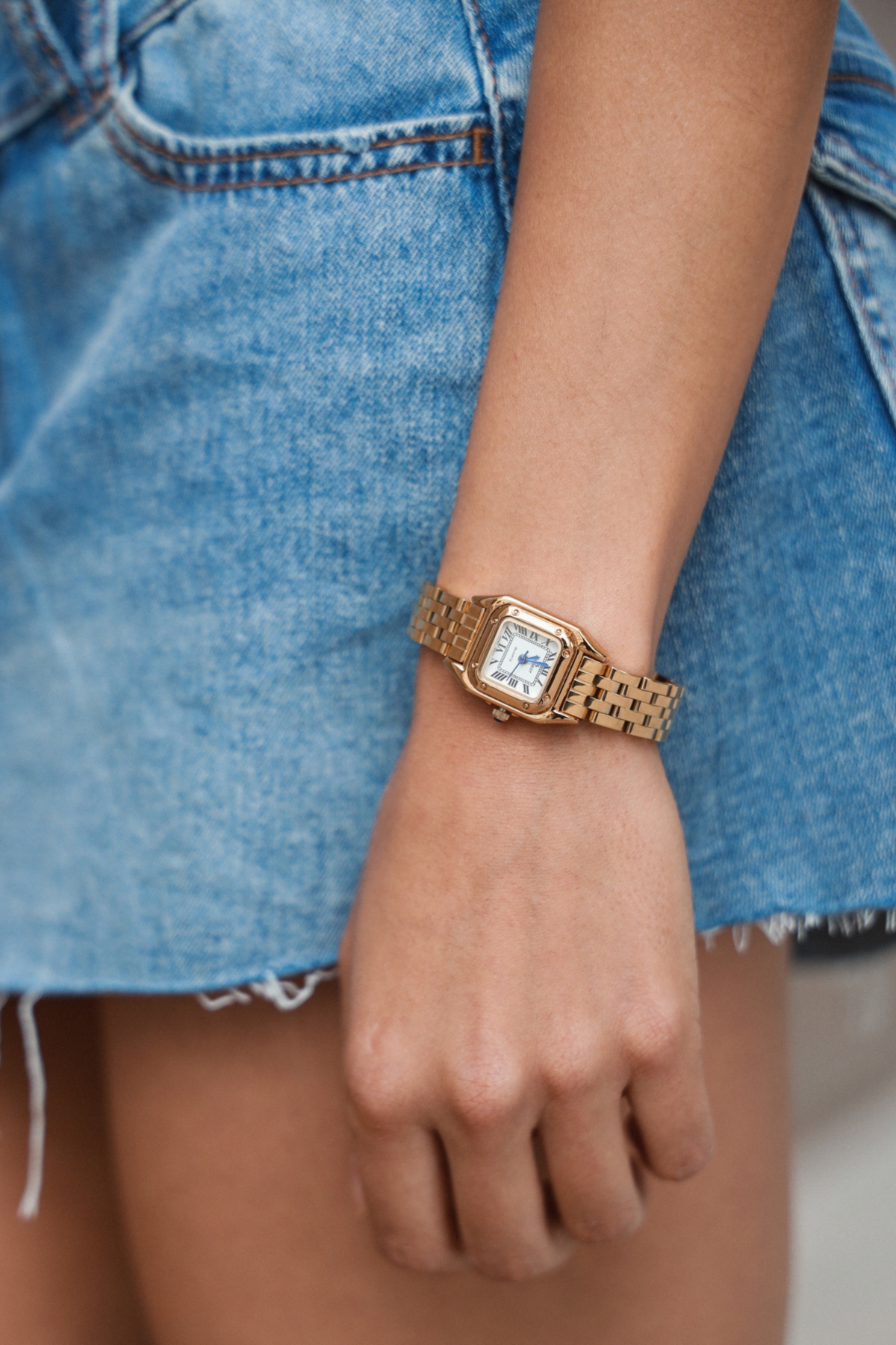 Peugeot Womens 20x22mm Gold-Tone Panther Link Bracelet Watch