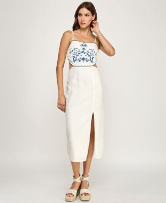 Juniors' Sleeveless Embroidered Scallop Bust Midi