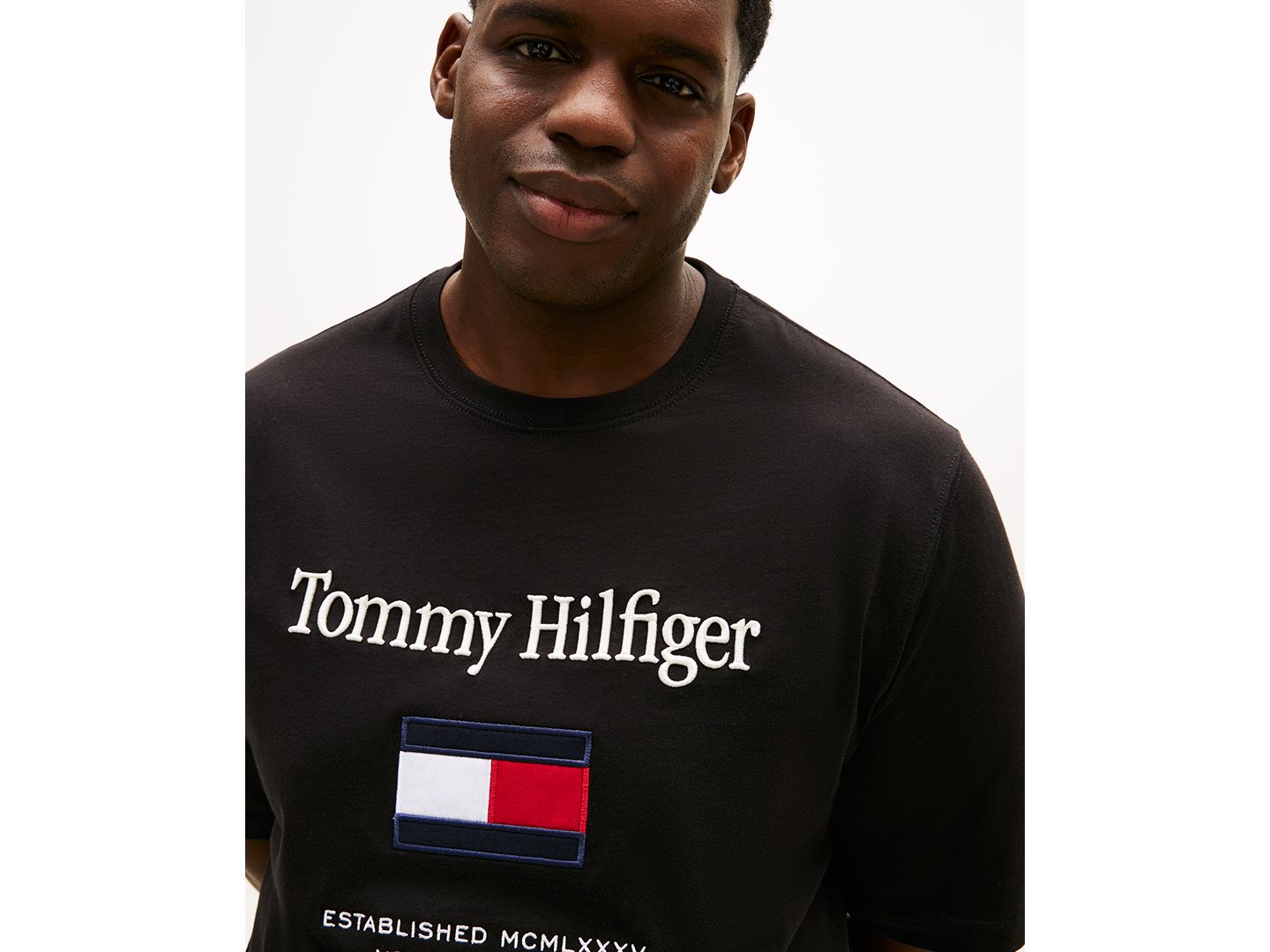 Мужская футболка Tommy Hilfiger Big & Tall Embroidered Flag, цвет: Чёрный — фото 3