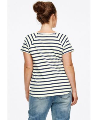 Plus Size Rounded V-Neck Tee