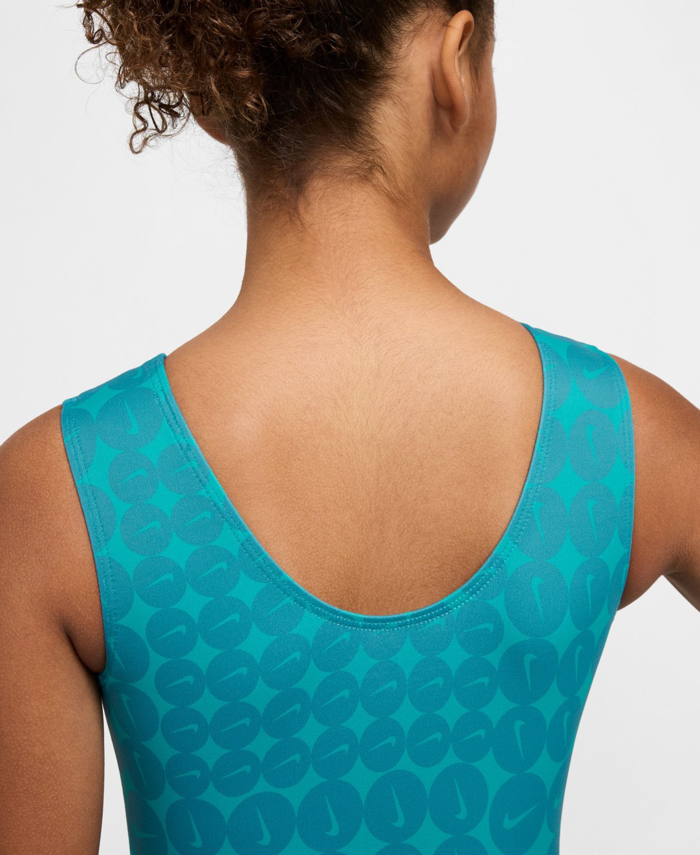 Детский гимнастический купальник Nike Gymnastics Swoosh с принтом для девочек 7-16 лет, цвет: Зелёный — фото 6