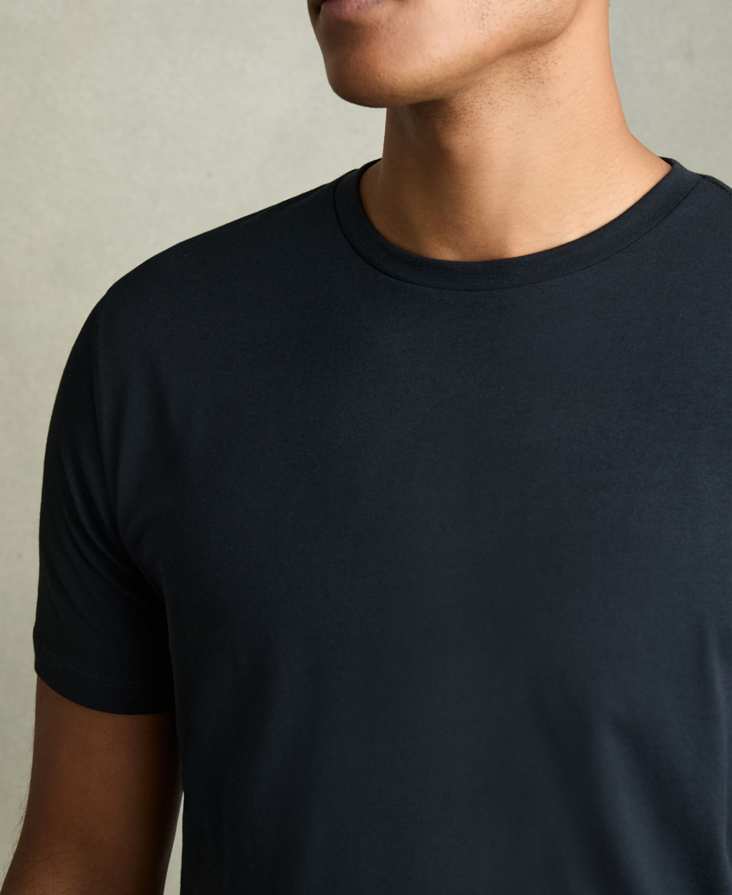 Мужские футболки REISS Bless 3-Pack Tailored-Fit Cotton Crew-Neck, цвет: Разноцветный — фото 5