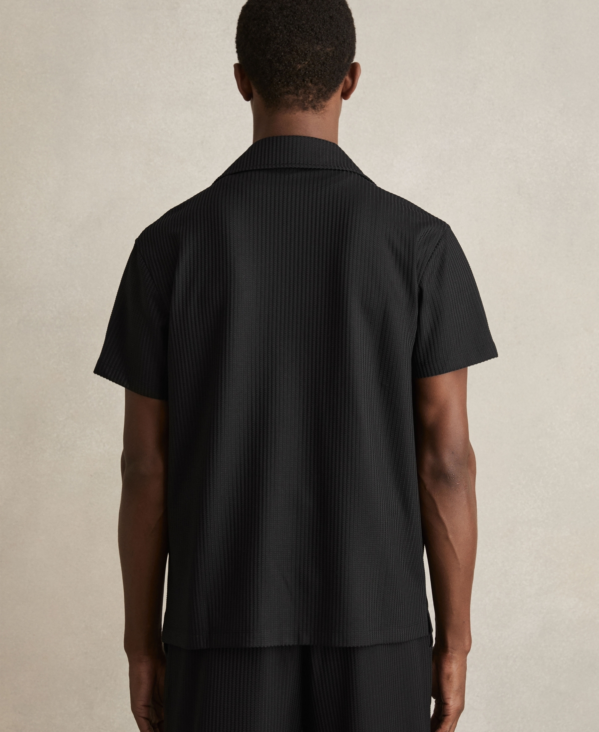 Reiss Men's Textured-Knit Cuban-Collar Shirt