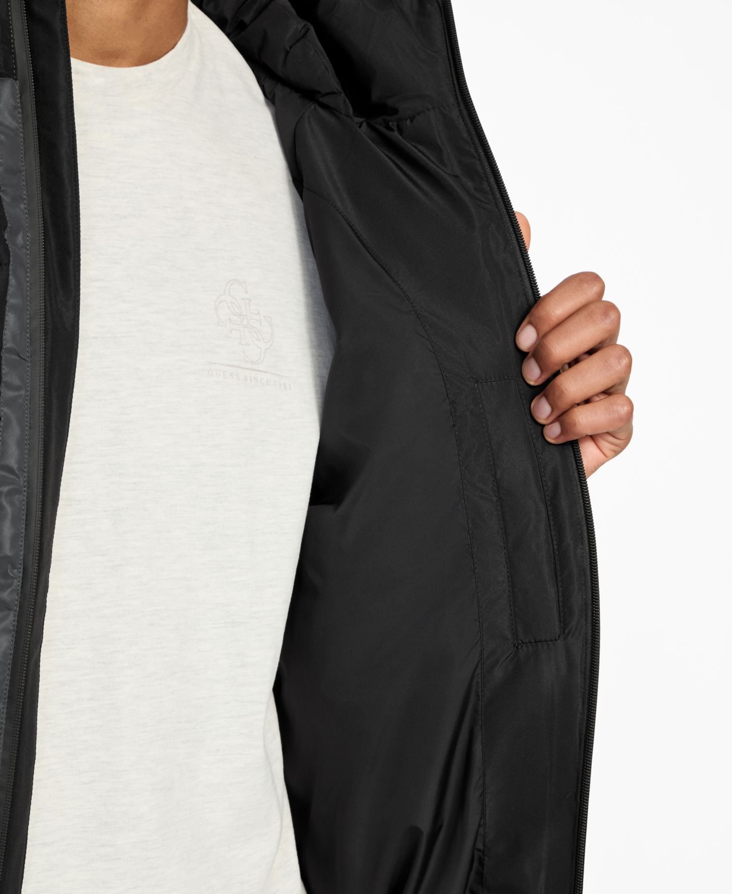 Мужская куртка GUESS Hooded Ripstop Puffer, цвет: Угольно-чёрный — фото 5