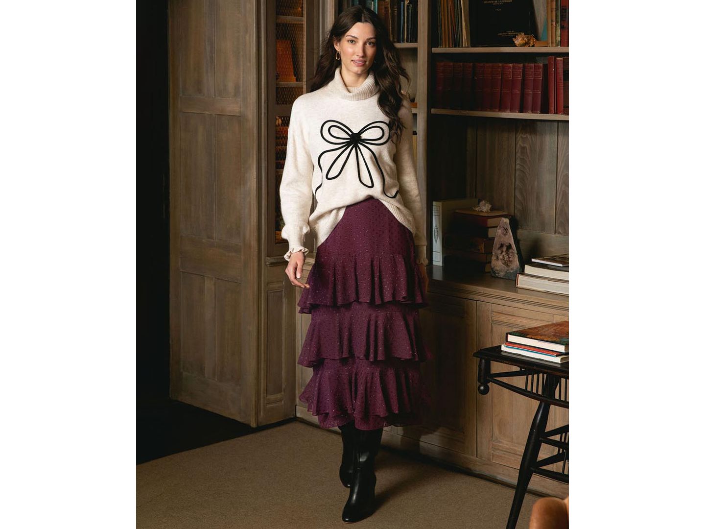 Женский свитер CeCe Embroidered Ribbon Turtleneck, цвет: Яркий вишнёвый — фото 5