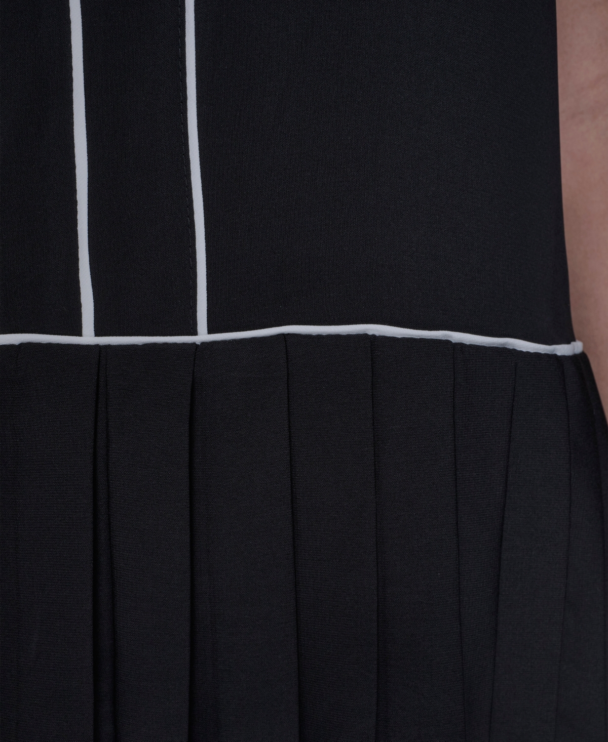 Karl Lagerfeld Women's Pleated Detail Sleeveless Top In Multi