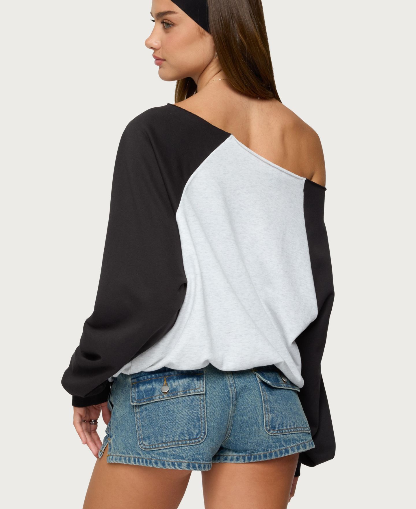 Женский свитшот Edikted San Diego Off Shoulder Raglan, цвет: Серый меланжевый чёрный — фото 3