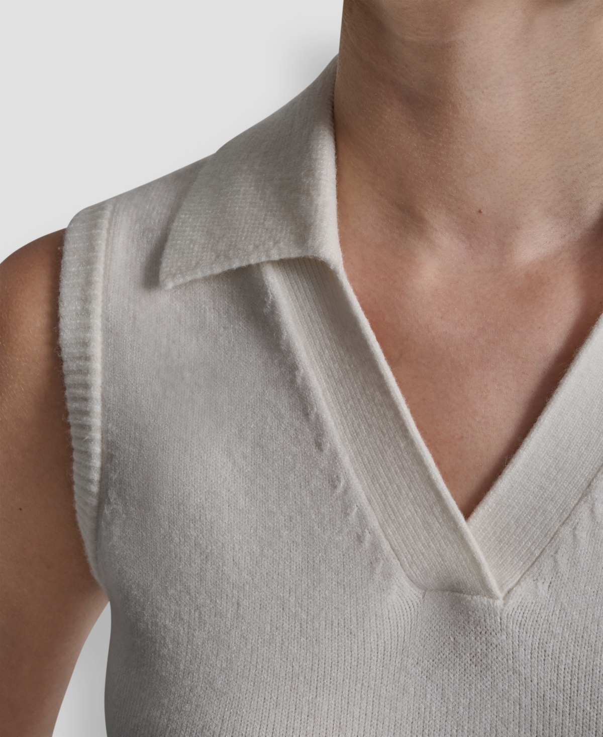 Dkny Women's V-Neck Sweater