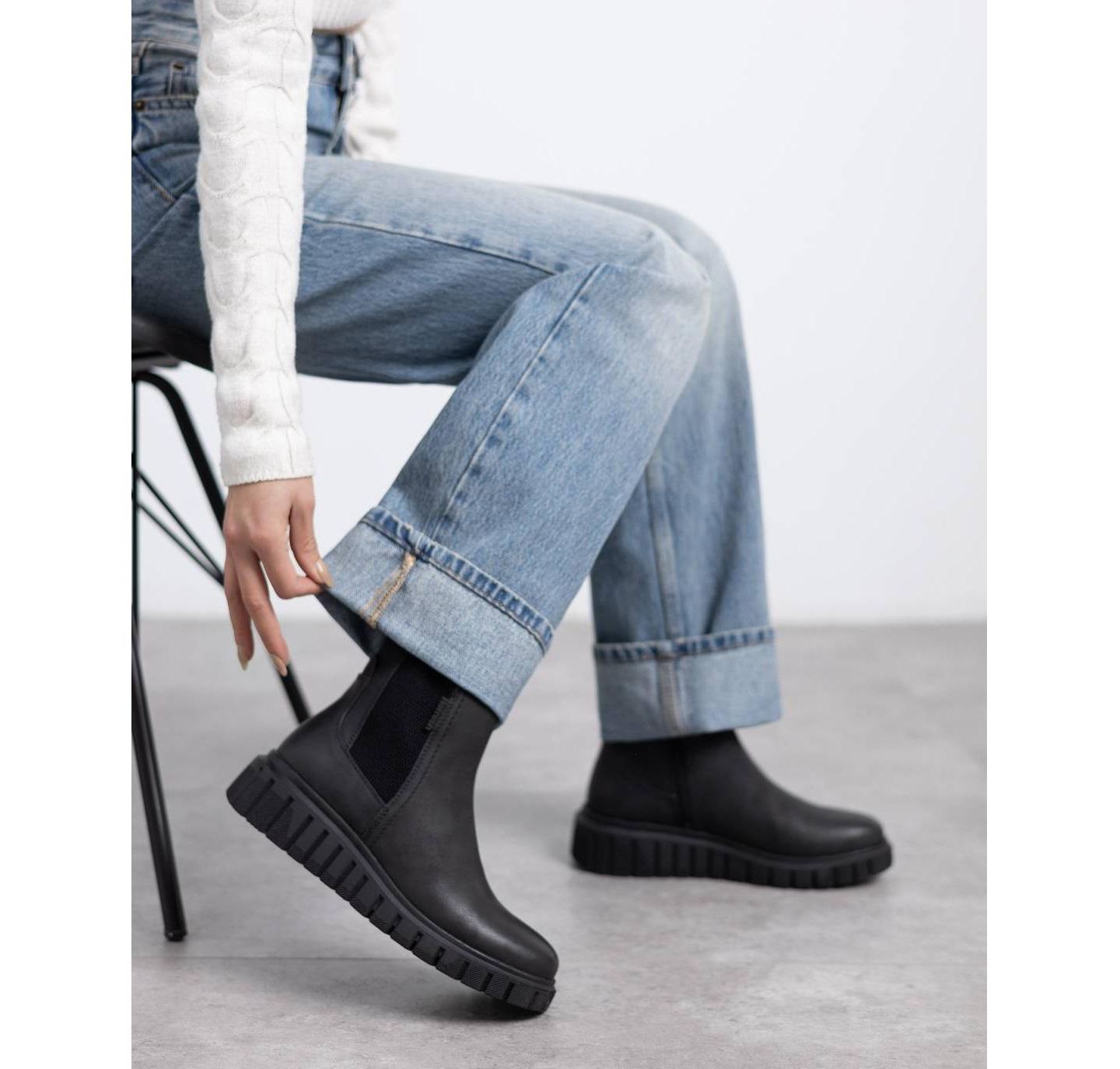 Женские ботинки XTI Casual Chelsea Booties synthetic upper, padded insole, rubber sole, side zipper, ankle height, цвет: Чёрный — фото 4