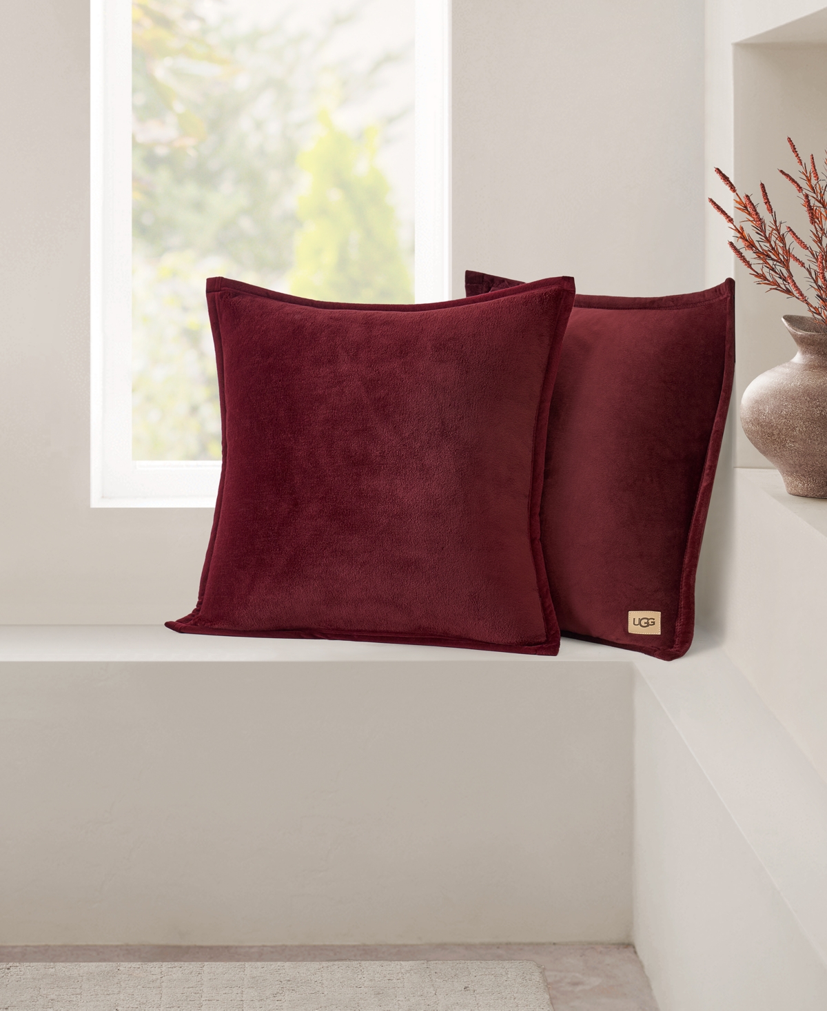 Ugg Coco 2-pack Decorative Pillow, 20" X 20" In Burgundy