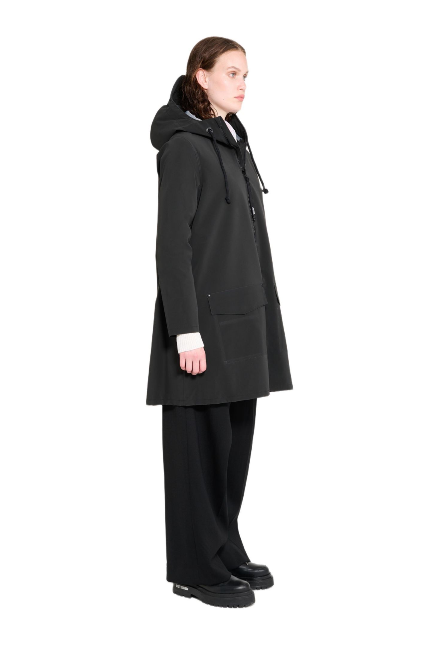 Женские куртки Stutterheim Mosebacke Patch Matte Raincoat, цвет: Чёрный — фото 5