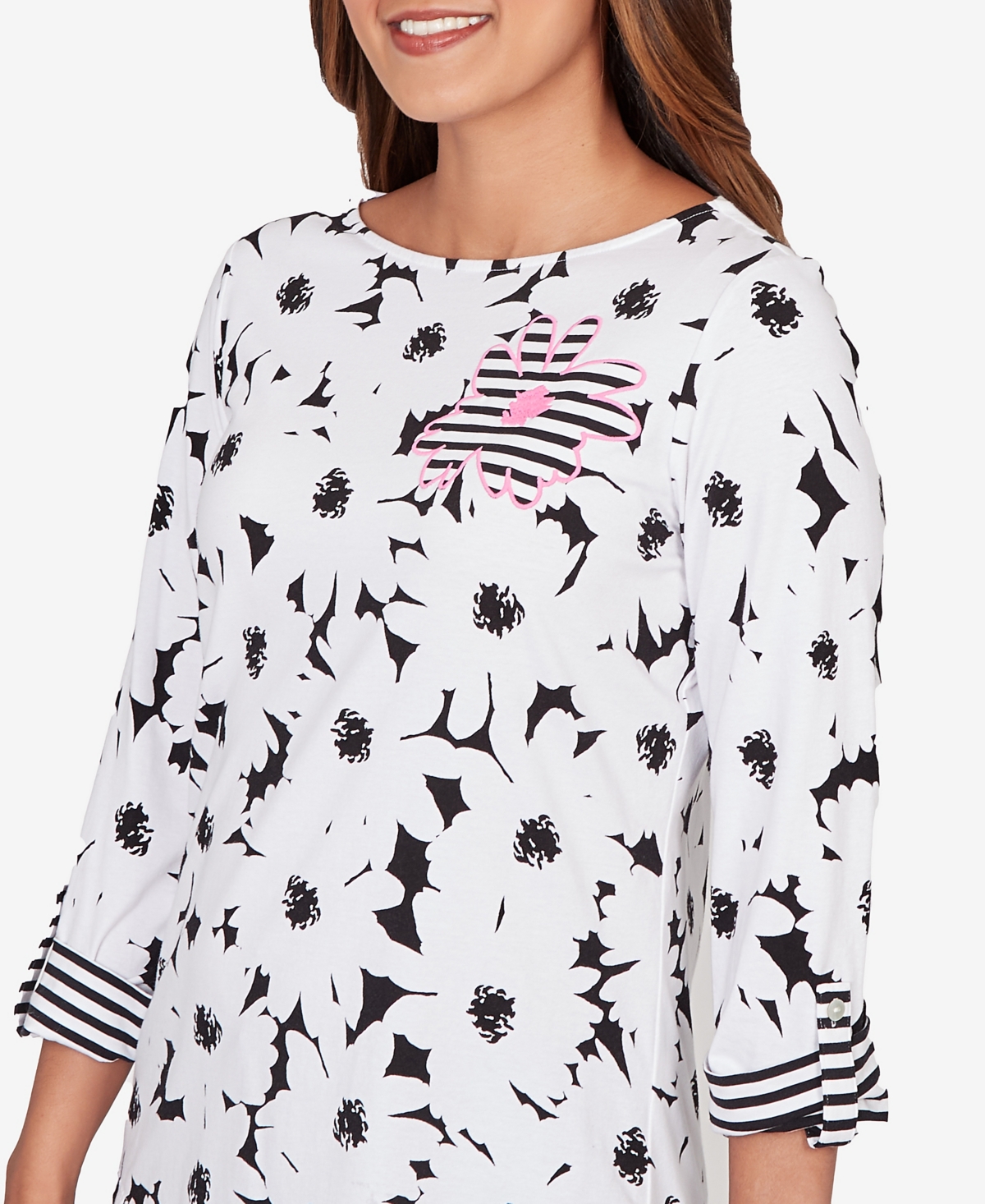 Ruby Rd. Petite Embroidered Daisy Graphic Top In White