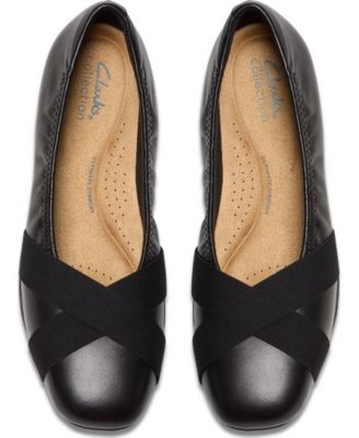 Women's Jazmynn Gem Round Toe Flats