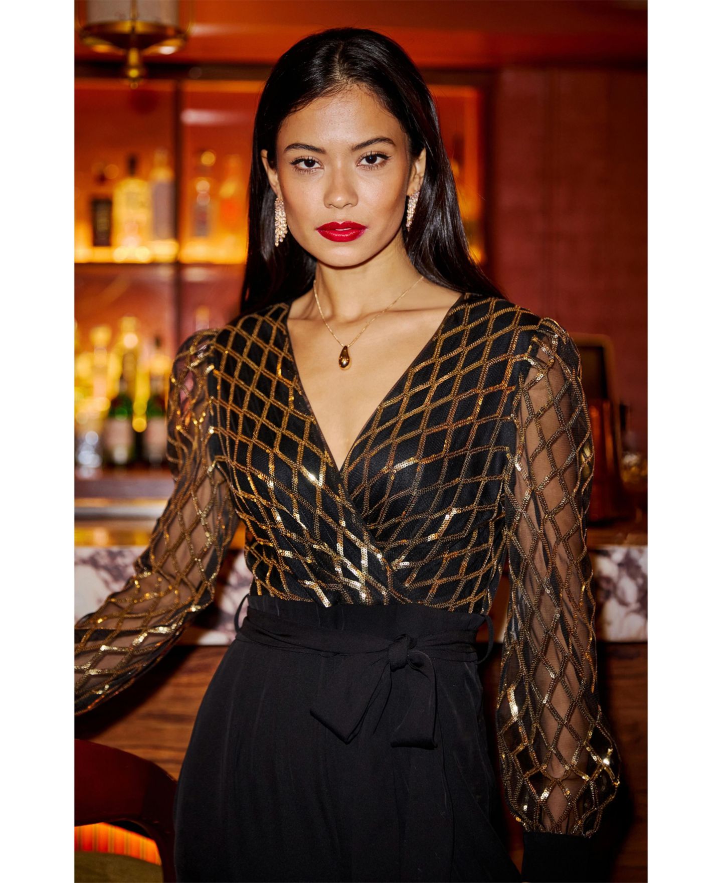 Женский комбинезон Yumi Sequin Wrap Over, цвет: Чёрный — фото 5