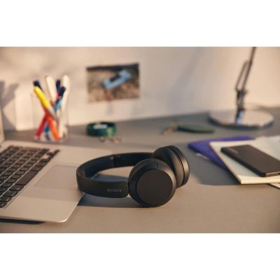 WHCH520/B Wireless Over-Ear Headphones with 360 Reality Audio, Siri/Google Assistant Compatible, & Built-In Microphone