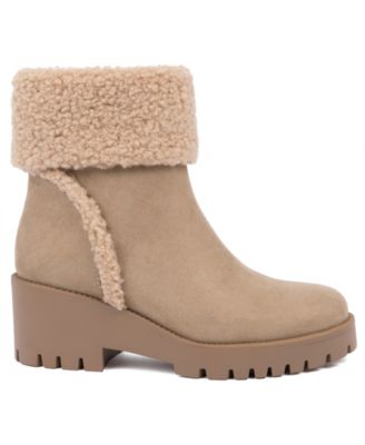 Women's Osena Lug Sole Cozy Booties