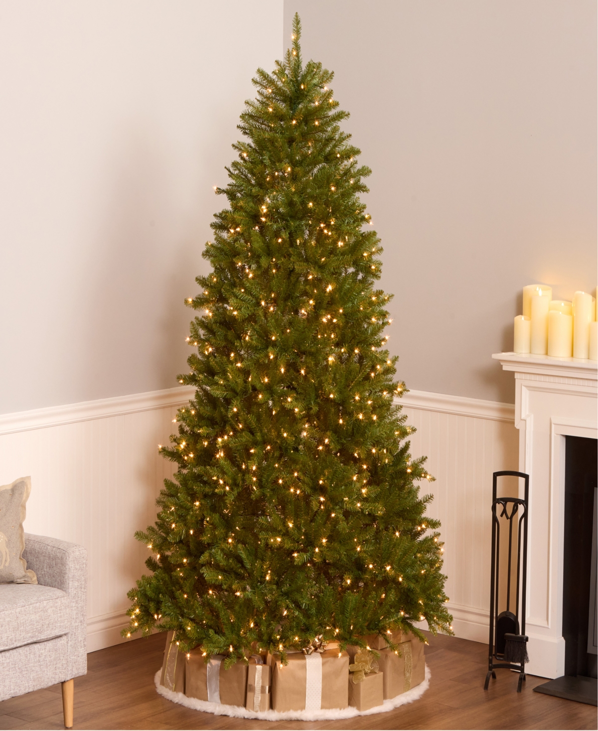 National Tree Company 7.5' Dunhill Fir Hinged Tree with 750 Clear Lights