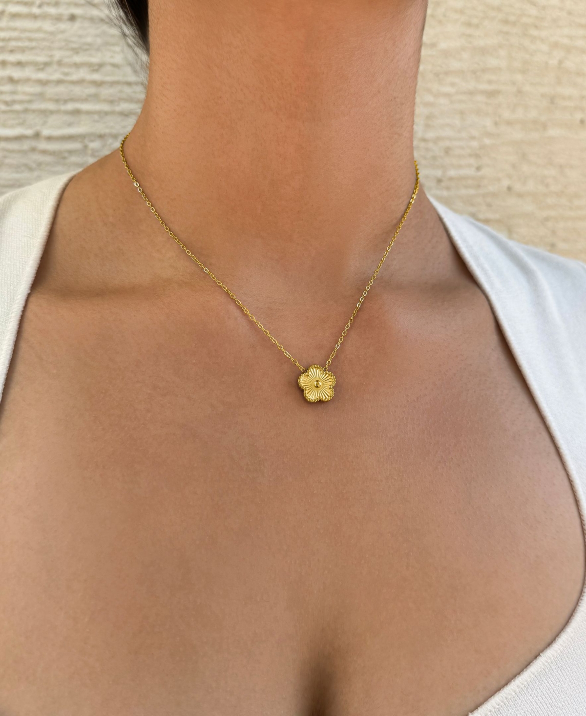 Adornia Tarnish Resistant Silver 5-Leaf Clover Pendant Necklace