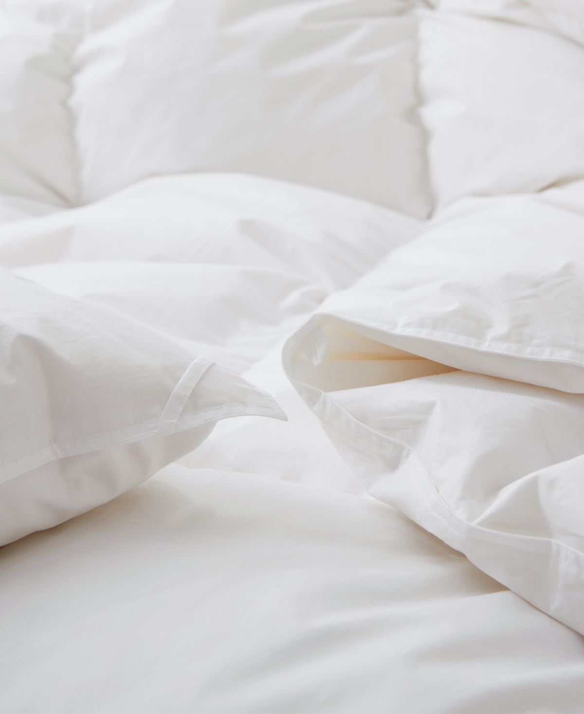 Unikome Ultra Soft White Goose Feather and Down Comforter, Full/Queen