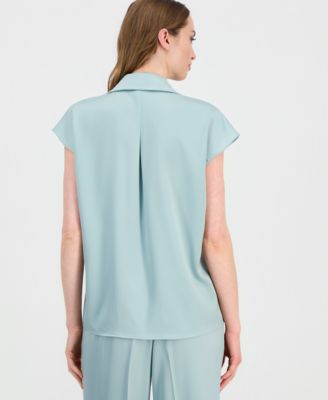Women's Cap-Sleeve Pleated-Back Shirt